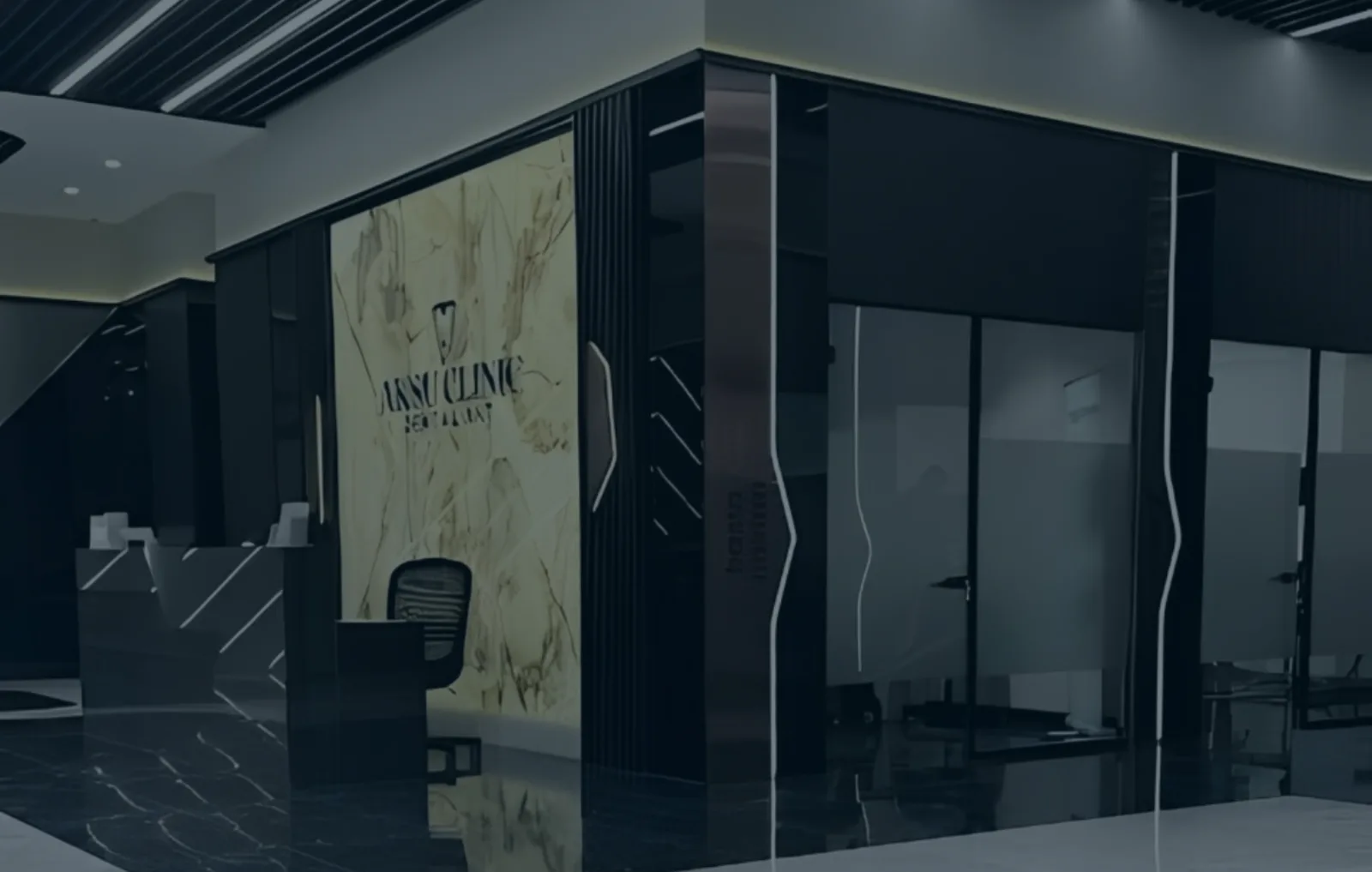 Aksu Clinic resepsiyon ve klinik girişi